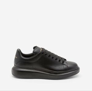 Alexander McQueen Men's Oversized Sneaker in Black. Size 10 US. Size 43 Italian